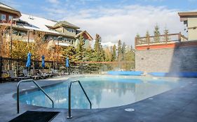 Outdoor Pool, 3 Hot Tubs, Gym Warm And Welcoming
